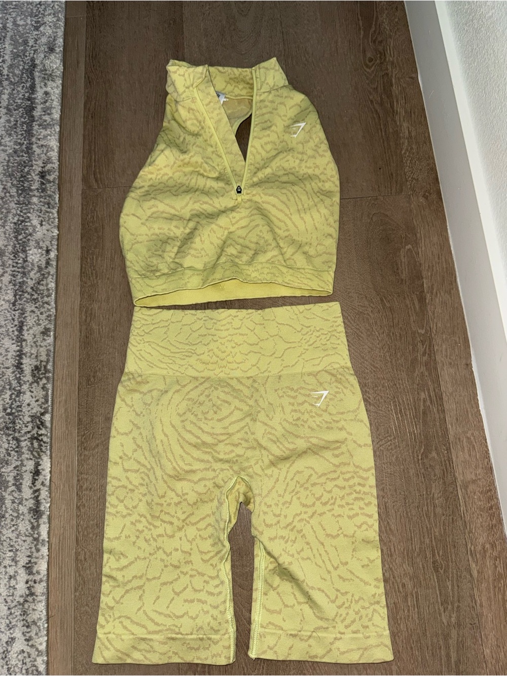 Gymshark Two-Piece Workout Yellow Patterned Set
